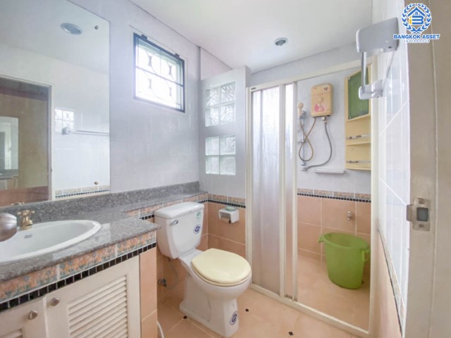 *****บ้านเดี่ยวมือสองย่านนครปฐม ม.ปาริชาติ ปิ่นเกล้า เนื้อที่กว้างขวางมากสุดถึง 58 ตร.ว. ฟังก์ชันจัดเต็มถึง 3 ห้องนอน 3 ห้องน้ำ 1 ที่จอดรถ บ้านพร้อมอยู่ แถมฟรี! 1 เครื่องดูดควัน บนทำเลดี เชื่อมต่อถ.บรมราชชนนี ใกล้ม.มหิดล และเซ็นทรัลศาลายา ซื้อด่วน!